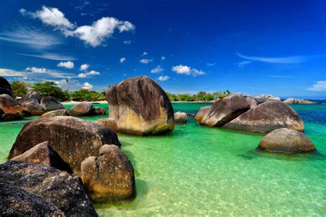 Pantai Tanjung Tinggi Belitung | Joglo Wisata