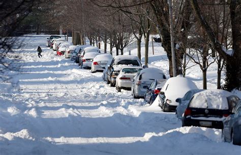 Southeast Snowstorm Leaves Beauty and Danger - The New York Times