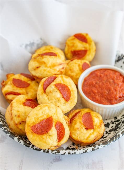 Pepperoni Pizza Muffins Homemade Bread Recipes Easy, Homemade Muffins, Easy Dinner Recipes, Easy ...