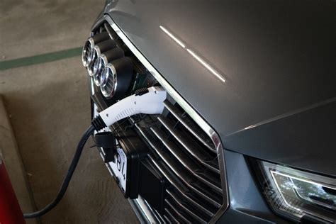 The Future is Here: A Deep Dive into Electric Vehicle (EV) Technology - MotorMyWay