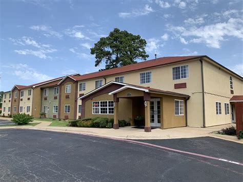 HOMETOWN INN & SUITES - Updated 2024 Prices, Reviews, and Photos