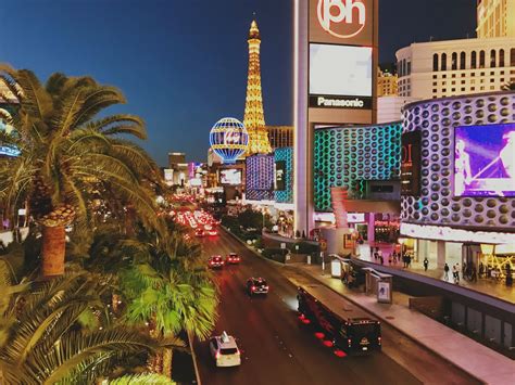 Las Vegas Attractions - Easy Travel Guide - Summary