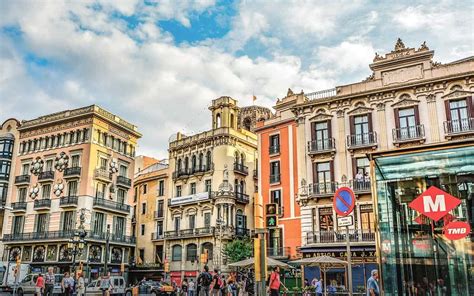 Las Ramblas Barcelona • A guide to the iconic street for 2024