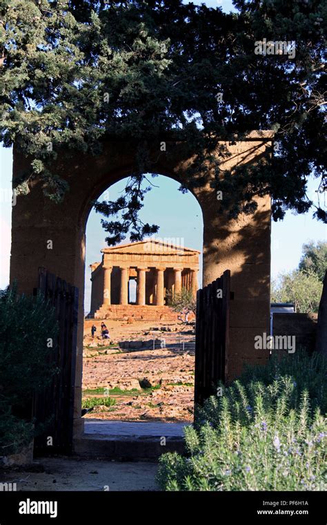 Valley of the Temples, Agrigento Stock Photo - Alamy