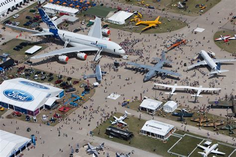 Photos: The big air show in Oshkosh - CNET