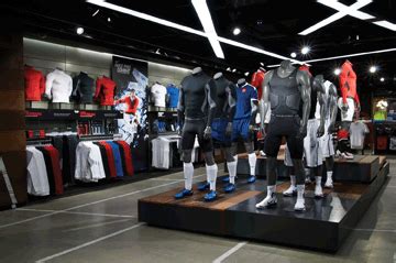 Niketown | Display design, Nike, Design