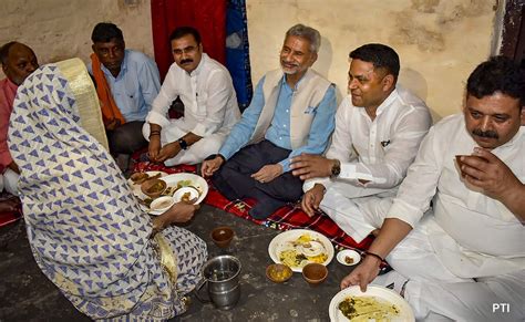 In Varanasi, S Jaishankar Eats Breakfast At Dalit BJP Worker's Home