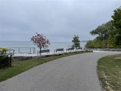 Ran through all of the lakeshore parks this morning. Found a new spot I want to visit! : r/oakville