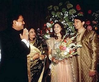 Actress Madhuri Dixit Family Pictures | CelebritiesCouples