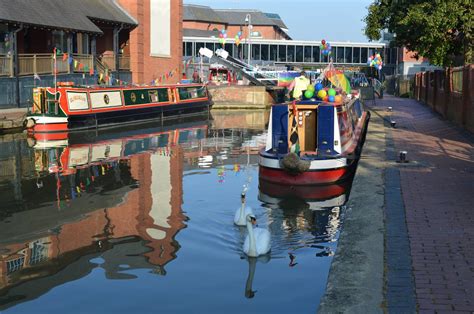 Canal Days in Banbury, Oxfordshire | Canal, Banbury, Canal boat