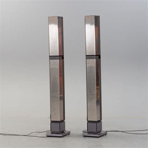 A pair of Bang & Olufsen speakers. - Bukowskis