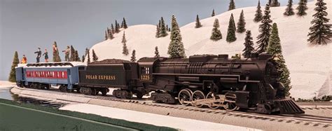 The Polar Express train set from Lionel in O gauge - Trains