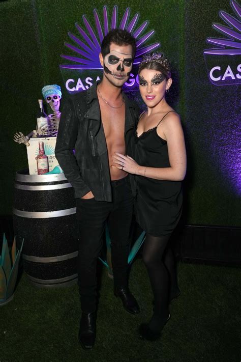 63 Famous Couples Costumes Ideas For 2024