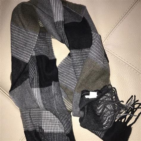 Scarf - Depop