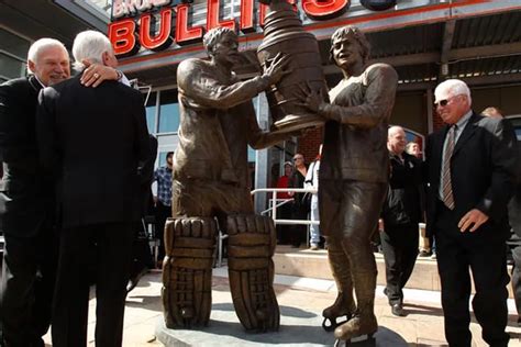 Flyers Notes: Statue depicts Clarke, Parent, and the Cup