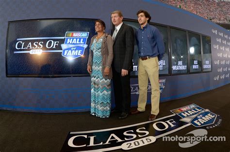 Inductee Bill Elliott with wife Cindy and son Chase Elliott at Hall of Fame class of 2015 ...