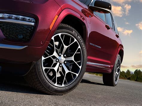 Jeep Grand Cherokee 4xe :: Behance