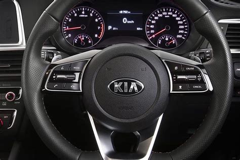 Discontinued KIA Optima Features & Specs