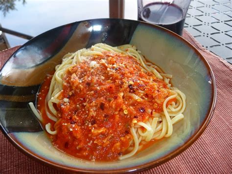 Live.Love.Eat: Linguine with Spicy Red Clam Sauce