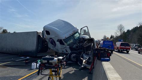 4 injured in crash involving semi truck on SR-167 in Auburn