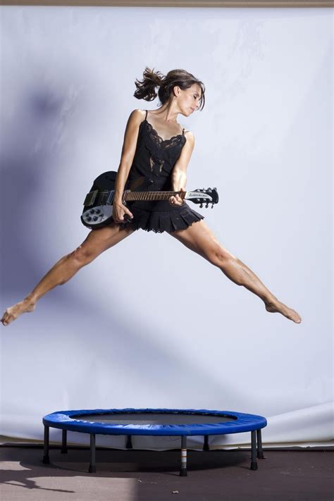 Susanna Hoffs on Twitter | Susanna hoffs, Female guitarist, Female ...