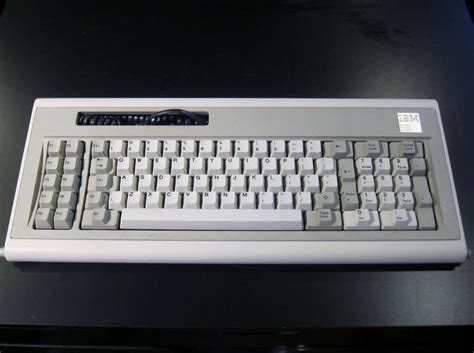 IBM model F keyboard XT (IBM 5155 portable) – ClickyKeyboards