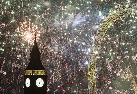 Happy New Year! Spectacular fireworks display in London takes country ...