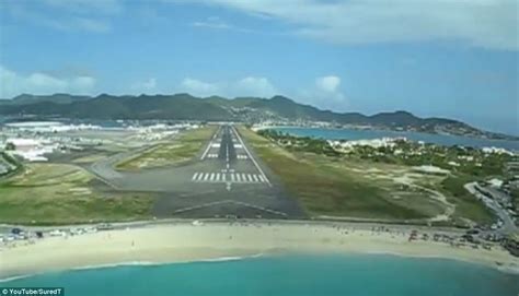 Video shows pilot's view as plane lands at Princess Juliana airport ...