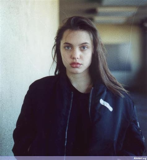 Image Gallery: Young Angelina Jolie