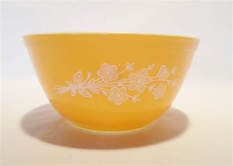 Vintage Pyrex Butterfly Gold Pattern Nesting by alsredesignvintage