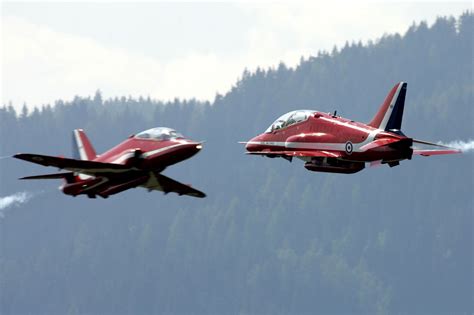 Red Arrows. | Raf red arrows, Red arrow, Air show