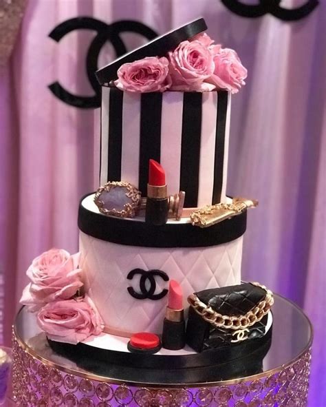 Pink Chanel Handbag Cake | semashow.com