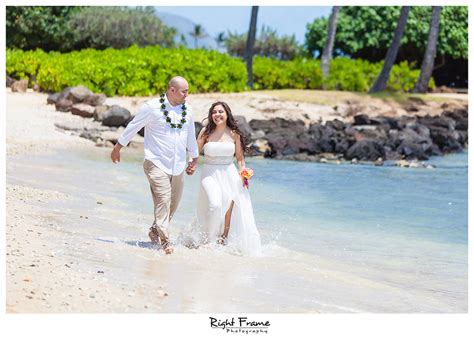 Hawaii Wedding Photography | Theresa by RIGHT FRAME PHOTOGRAPHY