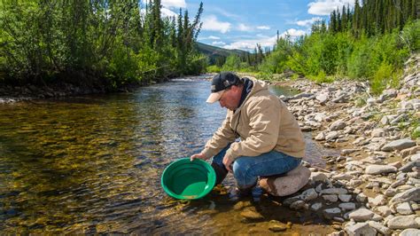 Gold Panning Like a Pro - YouTube