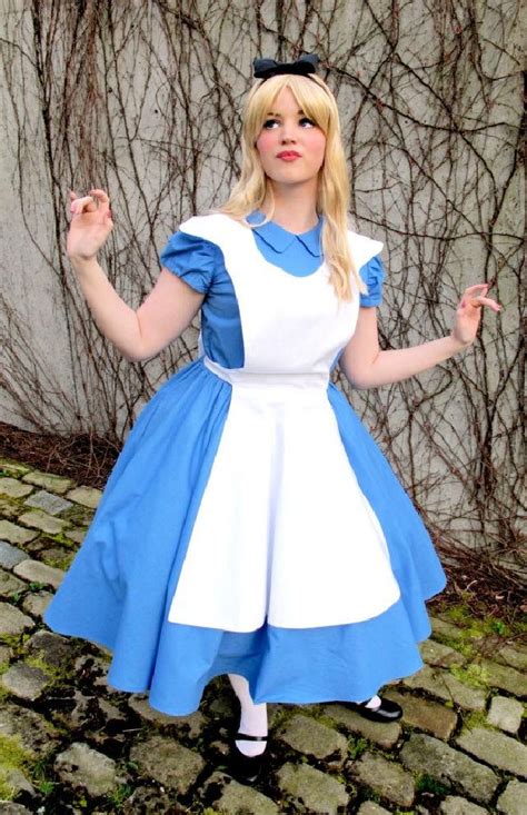 20 DIY Alice in Wonderland Costume Ideas 2024 - Blitsy