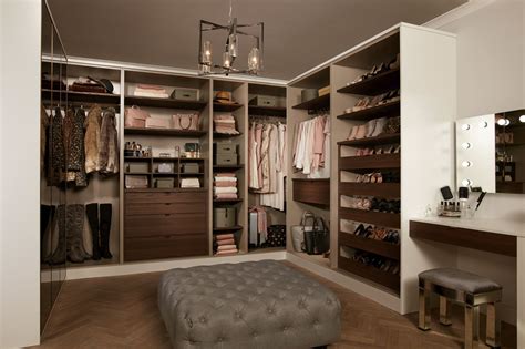 Walk-In Wardrobes – Designer Kitchens