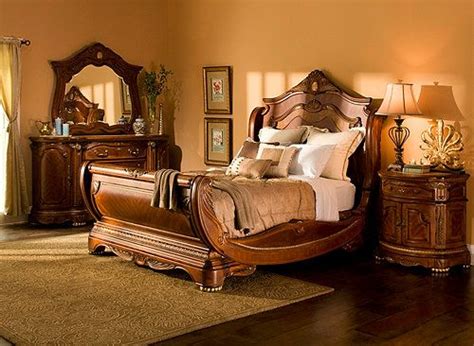 Different Hampton Court 4-pc. King Bedroom Set | Bedroom Sets | Raymour ...