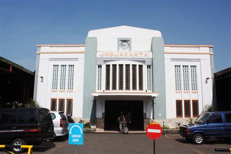 Yogyakarta Tugu Station - Java Heritage Tour