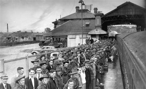 File:StateLibQld 2 102308 Trainee soldiers at Roma Street Station, Brisbane, waiting to embark ...