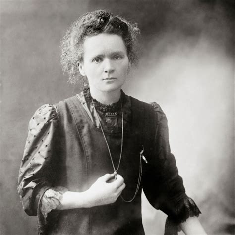 Short Summary of Marie Curie (1867-1934) - HistoryColored