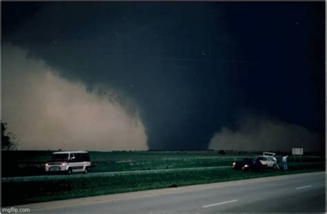 1997 Jarrell Texas F5 tornado, 27 dead, 18 injured - Imgflip