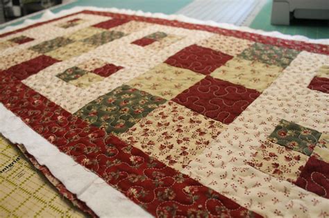 SunShine Sews...: A Finished Free-Motion Quilting Table Runner Project