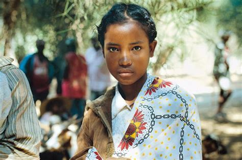 Tsimihety girl - Madagascar | African beauty, African people, African girl