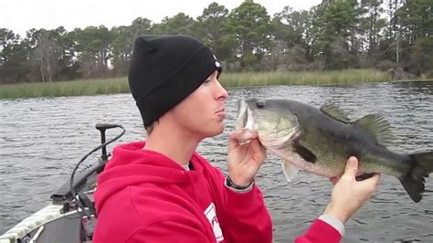 Early Spring Bass Fishing Techniques - YouTube