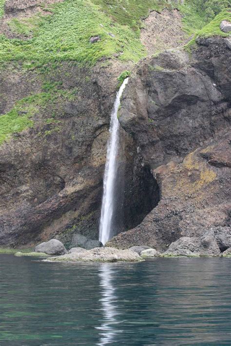 Shiretoko Waterfalls - World of Waterfalls