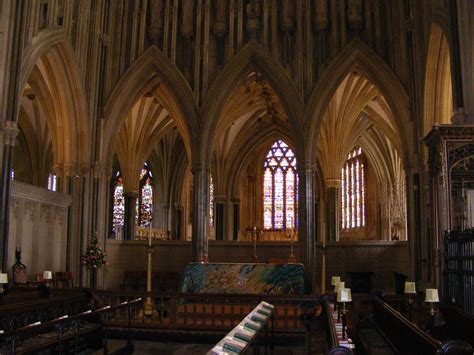 interior of the Wells cathedral | Cathedral, London bath, Vaulting