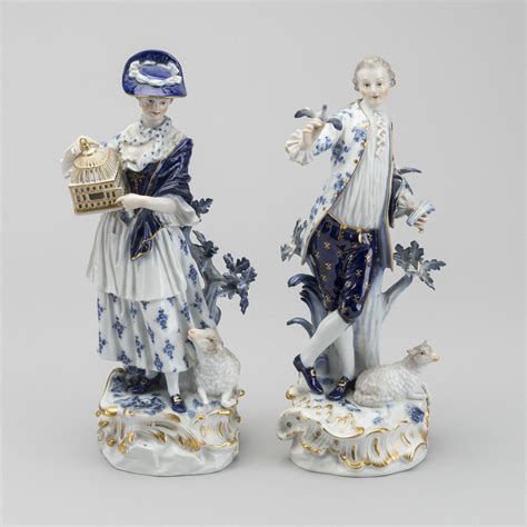 Two Meissen porcelain figurines, early 20th century. - Bukowskis