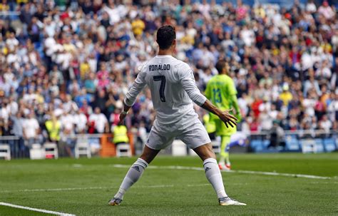 Real Madrid beats Las Palmas 3-1, stays top in Spain | Inquirer Sports