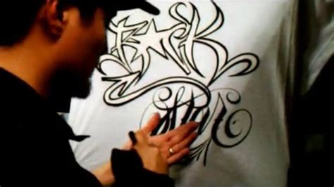Airbrush graffiti Lettering Letters - YouTube