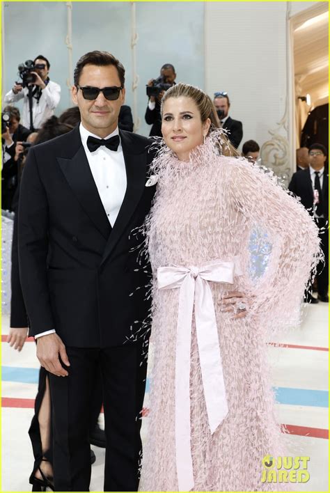 Roger Federer & Wife Mirka Couple Up For Met Gala 2023: Photo 4926910 ...